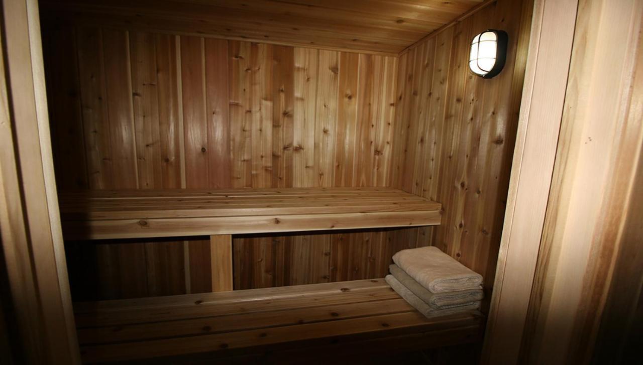 Pelican Guest House. Village Style Living. Spend Vacation Time In Eco Place! Форт Ери Екстериор снимка